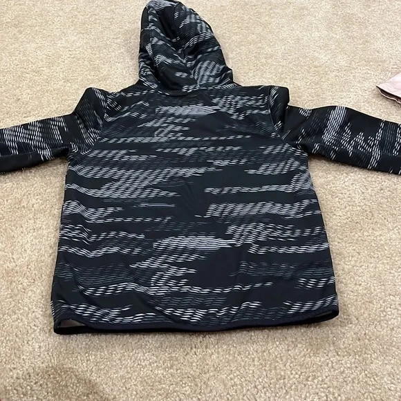 2 pack Under Armor boys sweatshirt - Picture 5 of 5